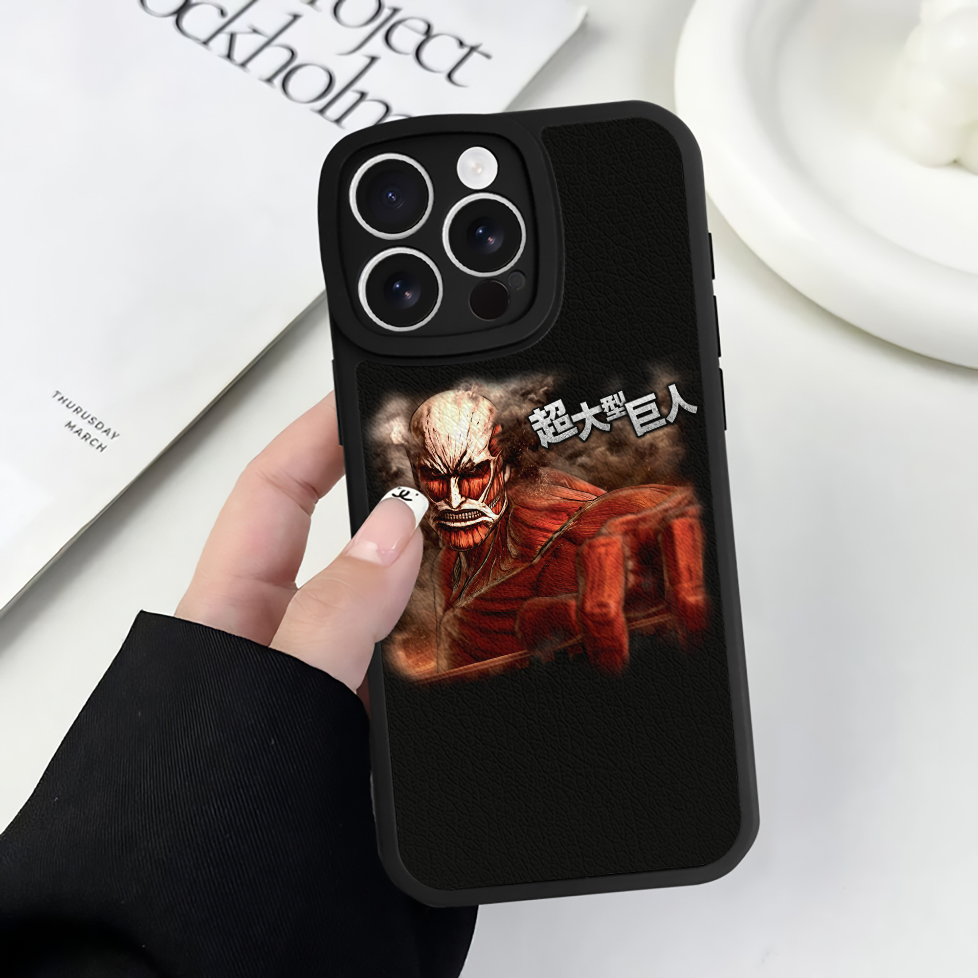 （画像用） 進撃の巨人 Attack on Titan 【iPhone 16シリーズ対応】シリコンスマホケース（レザー調） 材質：シリコン